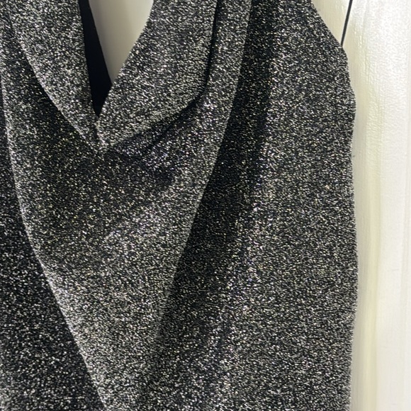 Express Black top with Elegant Design - Picture 5 of 8